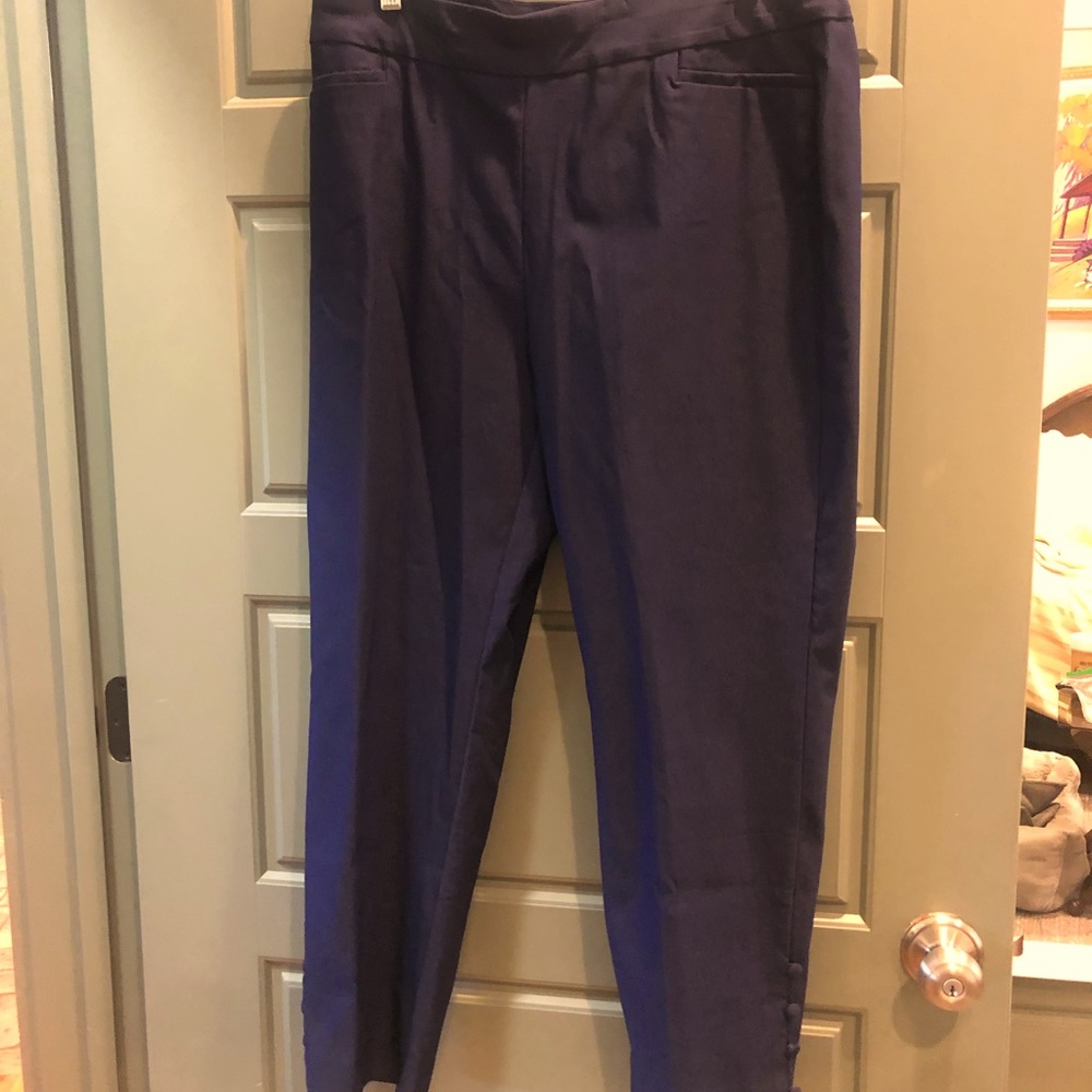 Chico’s So Slimming Brigitte Button Hem Ankle Pant